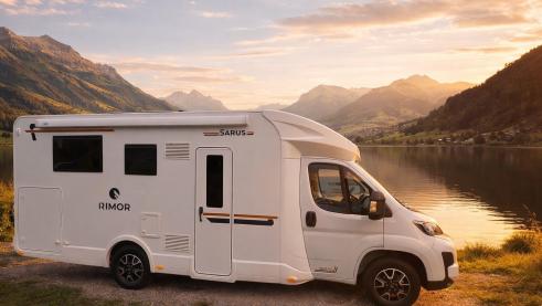"BEN" teilintegriert mit Längsbett hinten und Hubbett vorne - MT