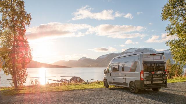 "ANJA" QUERBETT mit Aufstelldach, Automat, 4PRS