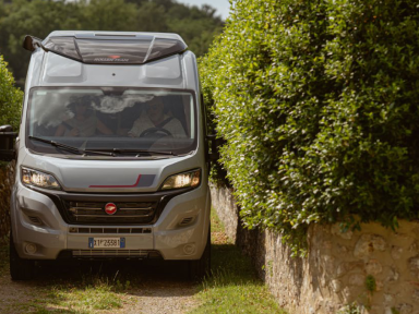 <img src="images/campervermietung.jpg" alt="Unsere Flotte von Campervans zur Miete in der Schweiz">